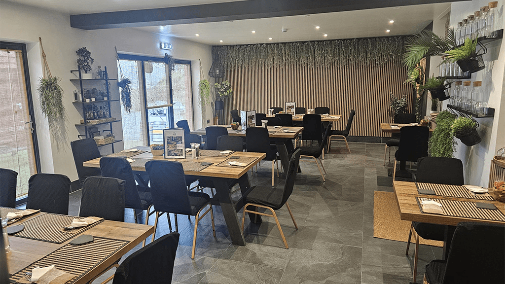 Y Griffin dining area